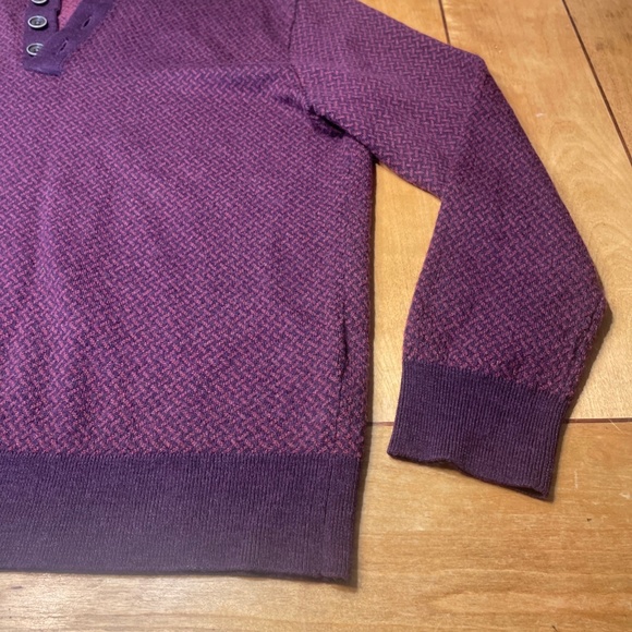 Untuckit 100% Merino Wool Button Collar Sweater Large Mulberry Color Crosshatch - Picture 3 of 14